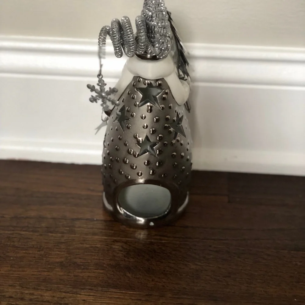 Pier 1 Imports 8” Silver/White Glittery Hat Santa Claus Tea Light Candle Holder